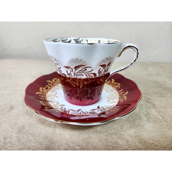 Elizabethan Other - Elizabethan Tea Cup & Saucer Fine Bone China by Taylor & Kent England Vintage